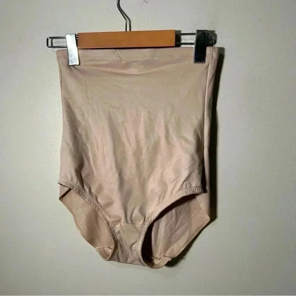 NWOT TC® Shape Away® Hi-Waist Brief  4095 L - Picture 5 of 7